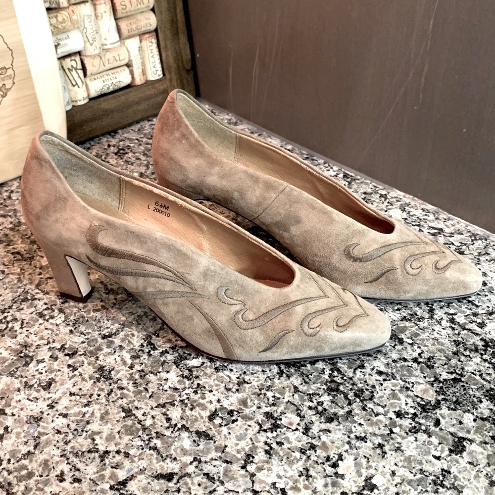 Suede Embroidered Pumps Heels Brown Size 6.5